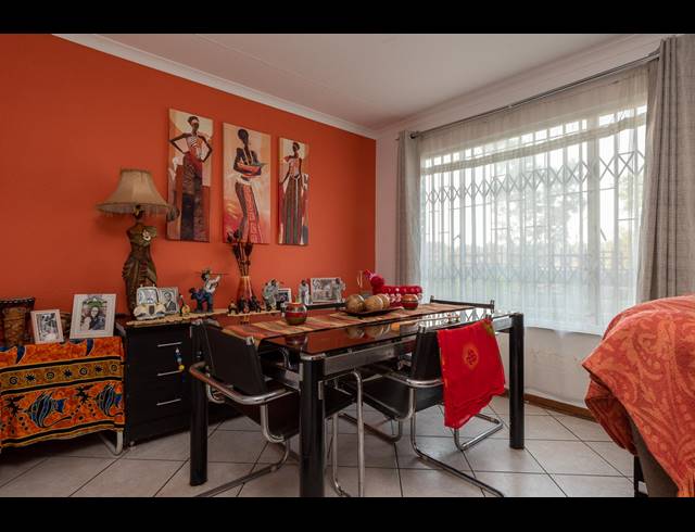5 BEDROOM FREEHOLD SOLD IN ELANDSPARK
